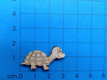 Lade das Bild in den Galerie-Viewer, Schildkröte aus Holz