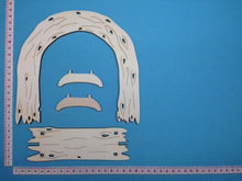 Lade das Bild in den Galerie-Viewer, Bogen aus Holz in Brettoptik zum Stellen