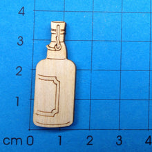 Lade das Bild in den Galerie-Viewer, Bierflasche aus Holz