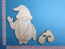 Lade das Bild in den Galerie-Viewer, Wichtel als Standfigur aus Holz