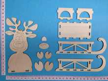 Lade das Bild in den Galerie-Viewer, Rentier mit Schlitten aus Holz