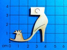 Lade das Bild in den Galerie-Viewer, Riemchensandalette aus Holz