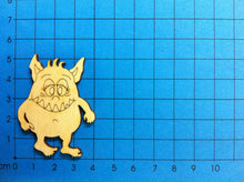 Lade das Bild in den Galerie-Viewer, Monster-Mädchen aus Holz