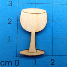 Lade das Bild in den Galerie-Viewer, Weinglas aus Holz Streuteile Holz, Basteln mit Holz, Oktoberfestdeko, Streuteile basteln, Dirnd Trachtenhut aus Holz, Kleine Holzteile, Holzteile zum Selbstgestalten, Basteln mit Holzteilen, Maßkrug aus Holz, Tischdeko selber machen, Geschenk zum Geburtstag, Weinglas aus Holz, Holzteile bemalen, Streuteile diy, Holzteilechen, Deco Bierfeste, Karte zum Geburtstag basteln, Basteln mit Kindern, Einladungskarten basteln, Deco für Gartenparty, Basteln mit Kindern, Basteln mit Holz, Holzteile bemalen, Tischdeko