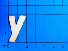 Lade das Bild in den Galerie-Viewer, Buchstaben in 2,8cm aus Holz