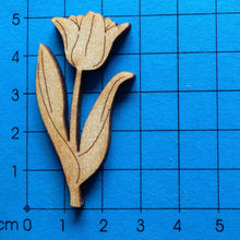 Lade das Bild in den Galerie-Viewer, Tulpe blühend aus Holz