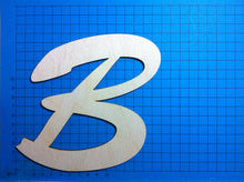 Lade das Bild in den Galerie-Viewer, Buchstaben in Schreibschrift 15cm aus Holz