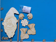 Lade das Bild in den Galerie-Viewer, Zwerg aus Holz für Kantholz, Leibgarde Jahresdeko basteln, Dekoration mit Kindern gestalten, Gartenzwerg bemalen, Bastelidee für Kinder, Bastelset aus Holz, Deko gestalten, Basteln mit Kindern, Bastelset Zwerge einfach, Tiere basteln mit Holz, Zwerg aus Holz gestalten, Zwerg aus Holz gestalten, Deko gestalten, Gartenzwerg bemalen, Jahresdeko basteln, Bastelset aus Holz, Tiere basteln mit Holz, Basteln mit Kindern, Dekoration mit Kindern gestalten, Bastelset Zwerge einfach, Bastelidee für Kinder, ZWL 5026