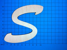 Lade das Bild in den Galerie-Viewer, Buchstaben in Schreibschrift 10cm aus Holz
