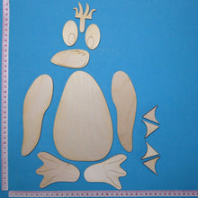 Lade das Bild in den Galerie-Viewer, Pfahltier Pinguin aus Holz Bastelidee Weihnachten, Geschenkidee für Weihnachten, Bastelset Weihnachten, weihnachtliches Bastelset, basteln mit Kindern, Weihnachtsdeko gestalten, Pinguin aus Holz basteln, Pinguin im Winter gestalten, Pfahl Tiere basteln mit Holz, Pinguine malen, Weihnachtsdekoration, Weihnachtsbasteln, Pinguine malen, Pinguin im Winter gestalten, Pfahl Tiere basteln mit Holz, Weihnachtsbasteln, Bastelset Weihnachten, basteln mit Kindern, Pinguin aus Holz basteln, Weihnachtsdeko gestalten,