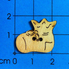 Lade das Bild in den Galerie-Viewer, Babyschuh als Knopf 2cm Holzknopf, Tiereknöpfe, Knopf zum Basteln, Knopf, Knöpfe, Knopf aus Holz, Knöpfe zum Dekorieren, Knöpfe zum Bemalen, Knöpfe mit Gesicht, Knopf zum Nähen, BUH 1702