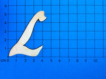 Lade das Bild in den Galerie-Viewer, Buchstaben in Schreibschrift 5cm aus Holz