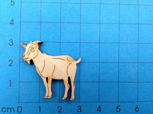 Lade das Bild in den Galerie-Viewer, Ziege aus Holz