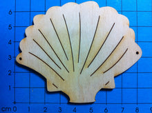 Lade das Bild in den Galerie-Viewer, Jakobsmuschel aus Holz