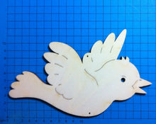 Lade das Bild in den Galerie-Viewer, Kleiner fliegender Vogel aus Holz Bastelbedarf aus Holz, Bastelideen Frühjahr Sommer, Holz bemalen Frühjahr Sommer, Basteln mit Kindern Frühling Sommer, Holz bemalen Frühjahr Sommer, Bastelset aus Holz, Bastelset, Basteln mit Kindern, Frühjahrsbasteln, Bastelideen Kinder, Basteln mit Holz für Kinder, Vögel bemalen, Vögel basteln, Basteln für Frühjahr Sommer,  Holz bemalen Frühjahr Sommer, Holz bemalen Frühjahr Sommer, Vögel bemalen, Basteln mit Holz für Kinder, Frühjahrsbasteln, Bastelset, Basteln mit Kind