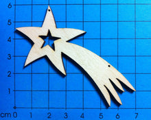 Lade das Bild in den Galerie-Viewer, Kometen mit Löcher aus Holz