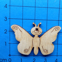 Lade das Bild in den Galerie-Viewer, Schmetterling lustig aus Holz