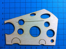 Lade das Bild in den Galerie-Viewer, Käse aus Holz