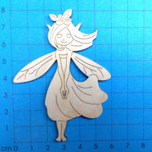 Lade das Bild in den Galerie-Viewer, Elfe stehend aus Holz