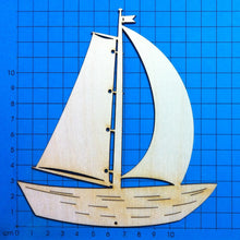 Lade das Bild in den Galerie-Viewer, Boot mit Spinnaker aus Holz