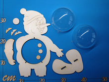Lade das Bild in den Galerie-Viewer, Schneemann "Eisy" aus Holz mit Acrylkugelbauch zum Beleuchten Winter-Bastelidee für Kinder , Schneemann für Lichterketten basteln, Tiere basteln mit Holz, Bastelset aus Holz, Winterdeko basteln, Winter-Deko gestalten, Dekoration mit Kindern gestalten, Tiere aus Holz gestalten, Bastelset Schneemann, Basteln mit Kindern, Weihnachtsdeko basteln, Figuren bemalen, Nachtlicht für Kinder basteln, Tiere aus Holz gestalten, Figuren bemalen, Dekoration mit Kindern gestalten, Weihnachtsdeko basteln, Basteln mit Kind