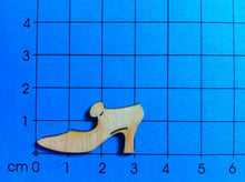 Lade das Bild in den Galerie-Viewer, Riemchenpumps m. Zierteil aus Holz