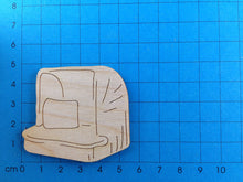 Lade das Bild in den Galerie-Viewer, Strandkorb aus Holz