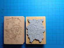 Lade das Bild in den Galerie-Viewer, Stempel "freches Engelchen" 7 cm Stempelideen, Stempel für Hochzeit, Stempel für scrapbooking, Stempeln, Engel Stempel, Stempel für Geschenke, Stempel für Holz, Stempel für Kartengestaltung, Stempel mit Holzgriff, Stempel für Kinder, SPG 2807