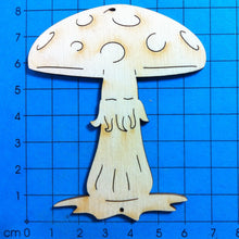Lade das Bild in den Galerie-Viewer, Fliegenpilz einzeln aus Holz