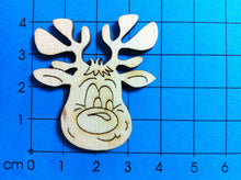 Lade das Bild in den Galerie-Viewer, Rentierkopf aus Holz