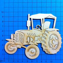 Lade das Bild in den Galerie-Viewer, Traktor aus Holz