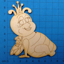 Lade das Bild in den Galerie-Viewer, Biene als Bienenkönigin aus Holz