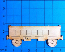 Lade das Bild in den Galerie-Viewer, Güterwagen aus Holz
