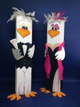 Lade das Bild in den Galerie-Viewer, Abendkleid aus Holz für Pfahltiere