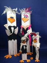 Lade das Bild in den Galerie-Viewer, Abendkleid mit Korsage aus Holz für Pfahltiere