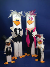 Lade das Bild in den Galerie-Viewer, Abendkleid mit Korsage aus Holz für Pfahltiere