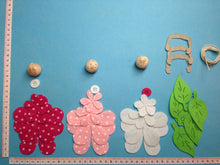 Lade das Bild in den Galerie-Viewer, Blumenkinder mit rundem Blütenkleid: rosa-pink-weiß