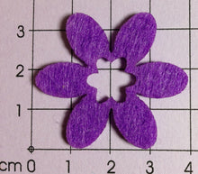 Lade das Bild in den Galerie-Viewer, Blume mit Blumenausschnitt, Filz