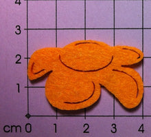 Lade das Bild in den Galerie-Viewer, Blume, seitlich, Filz