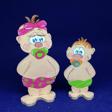 Lade das Bild in den Galerie-Viewer, Baby aus Holz, stehend Junge