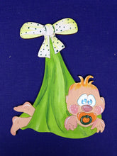 Lade das Bild in den Galerie-Viewer, Baby im Tuch aus Holz