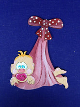 Lade das Bild in den Galerie-Viewer, Baby im Tuch aus Holz