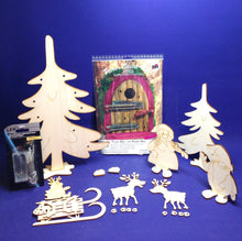 Lade das Bild in den Galerie-Viewer, Bastelset aus Holz: Wichtel und Wichtelfrau mit Wichteltür