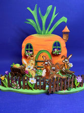 Lade das Bild in den Galerie-Viewer, Bastelset aus Holz: Karottenhaus mit Hasen