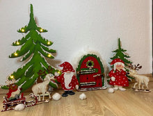 Lade das Bild in den Galerie-Viewer, Bastelset aus Holz: Wichtel und Wichtelfrau mit Wichteltür