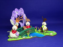 Lade das Bild in den Galerie-Viewer, Bastelset aus Holz und Filz: Landschaft mit Brücke und Hasen