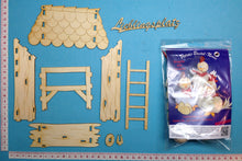 Lade das Bild in den Galerie-Viewer, Bastelset aus Holz und Filz: kleiner Stall "Lieblingsplatz" mit Gockel