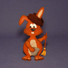 Lade das Bild in den Galerie-Viewer, Besen aus Holz