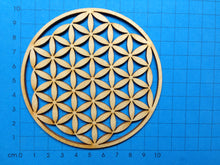 Lade das Bild in den Galerie-Viewer, Blume des Lebens aus Holz