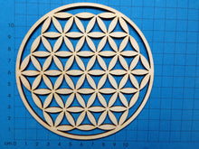 Lade das Bild in den Galerie-Viewer, Blume des Lebens aus Holz